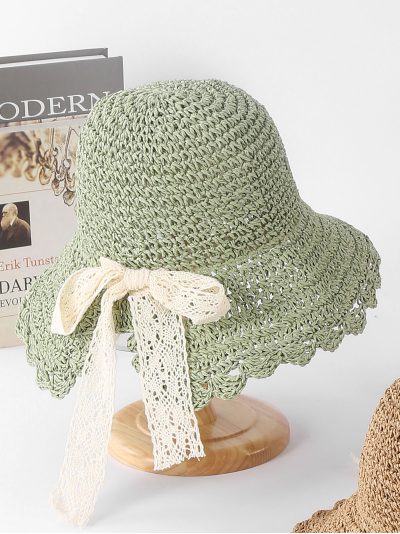 Sombrero de rafia crochet con lazo de encaje