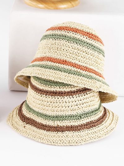 Gorro bucket de rafia rayas en tonos tierra