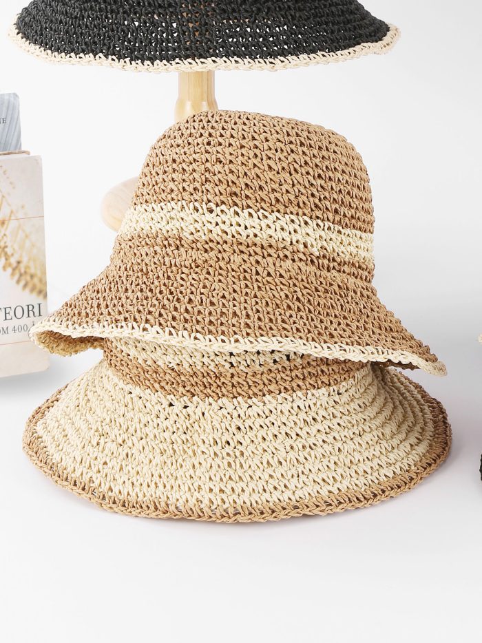 Sombrero bucket de rafia con banda en contraste