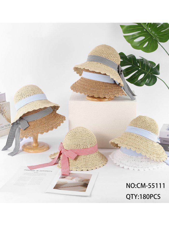 Cappello in rafia con fiocco a quadretti