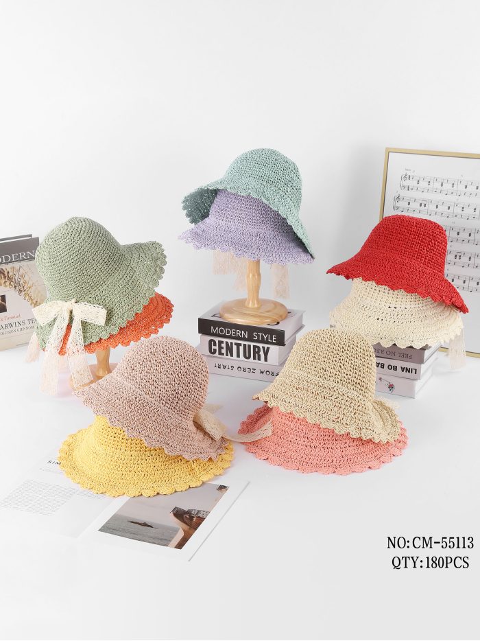 Sombrero de rafia bicolor con ala ondulada y lazo de encaje