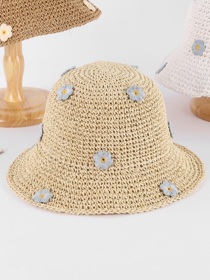 Sombrero bucket con flores bordadas