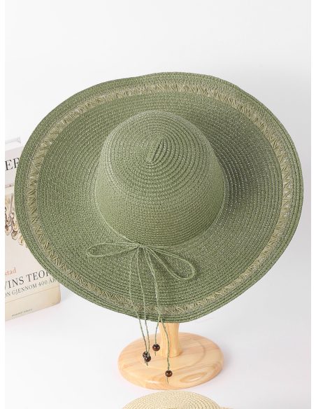 Cappello in rafia a tesa larga con cordino e perline