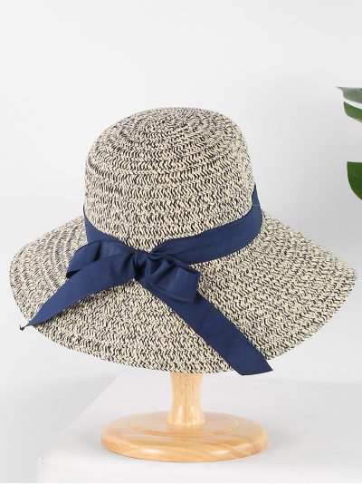 Sombrero de rafia con lazo