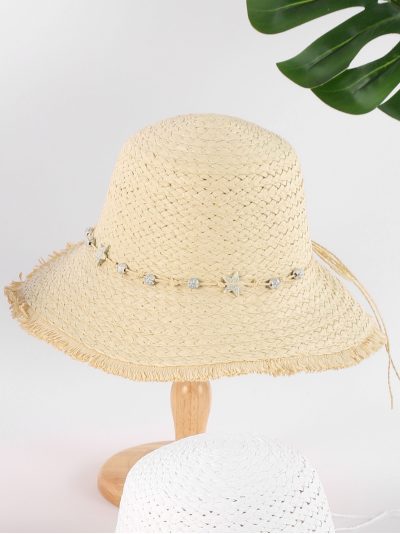 Sombrero de rafia con estrella y abalorios