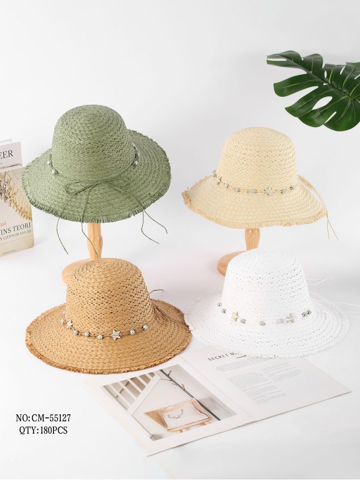 Sombrero de rafia con estrella y abalorios