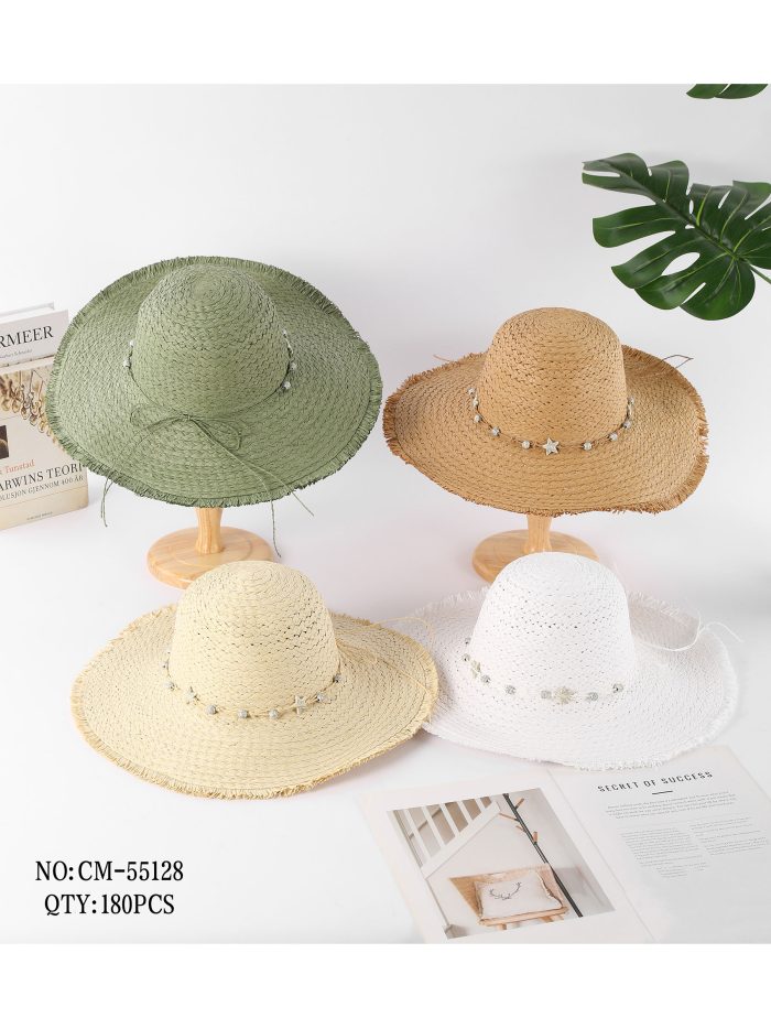 Sombrero de rafia con borde desflecado y estrella