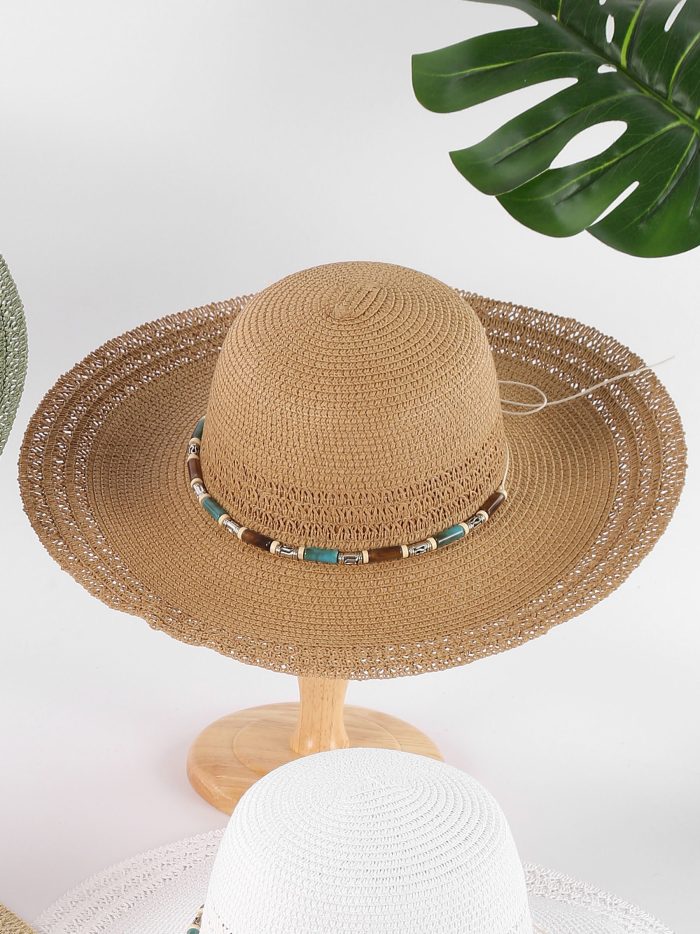 Cappello boho in rafia con cordino di perline