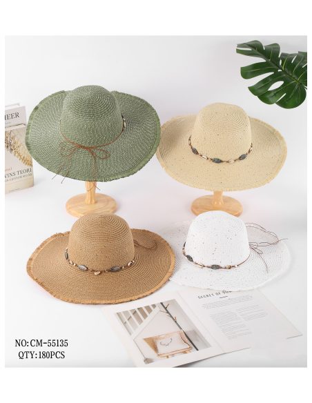 Sombrero de rafia con borde desflecado y abalorios