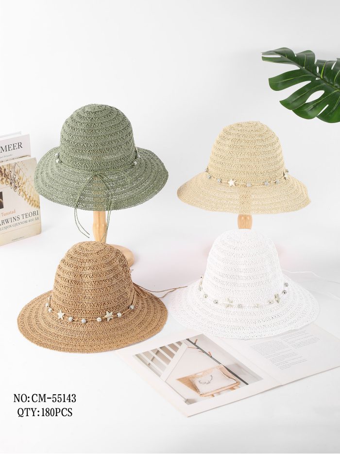 Sombrero de rafia calado con cordón y abalorios de estrellas