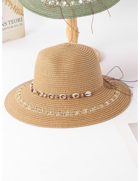 Sombrero de rafia con ala calada y banda de conchas