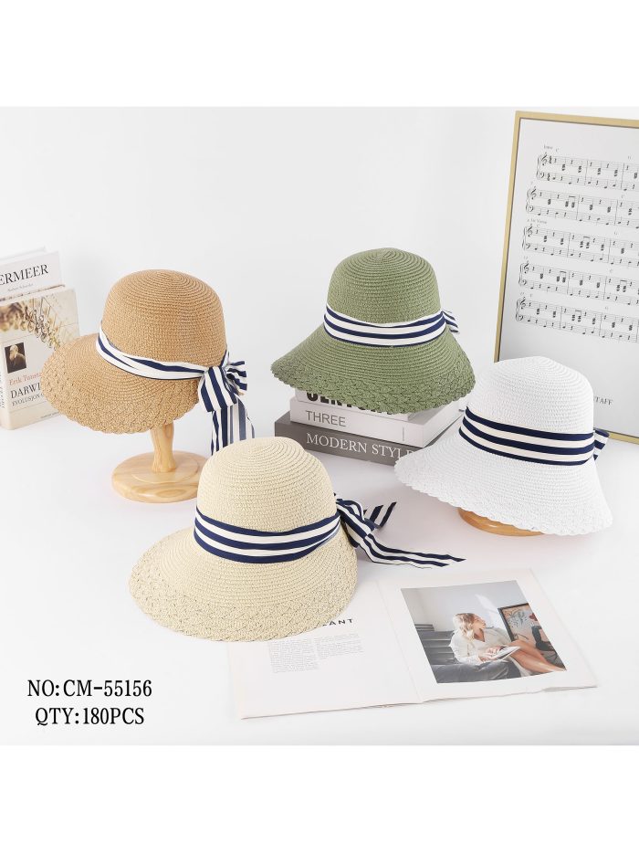 Cappello a cloche in rafia con nastro da marinaio a righe