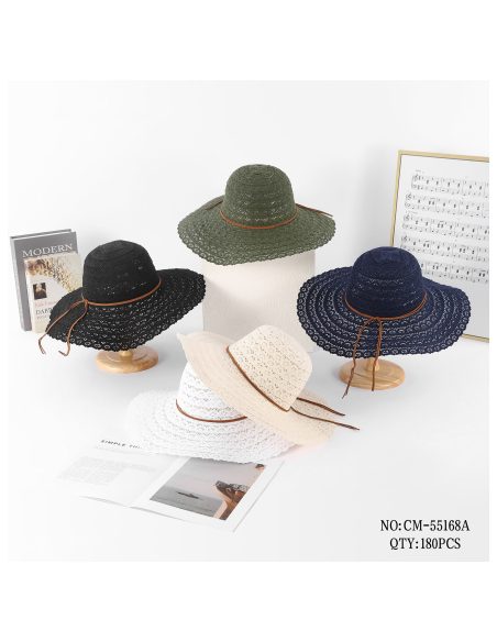 Chapéu de ráfia vazado com aba larga e cordão ajustável.