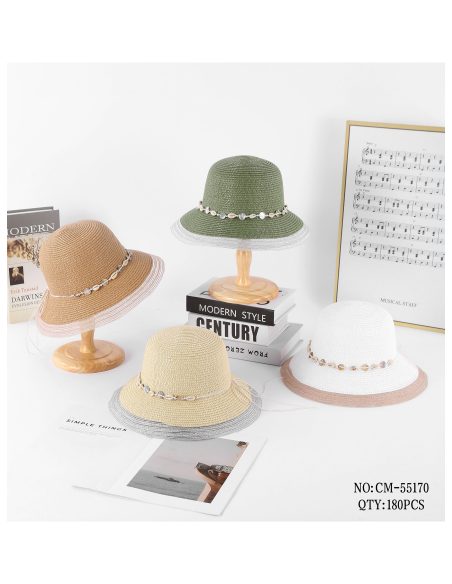 Sombrero de rafia tipo cloche con conchas y borde a contraste