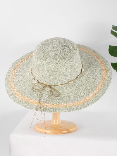 Sombrero de rafia de ala ancha con conchas y borde calado