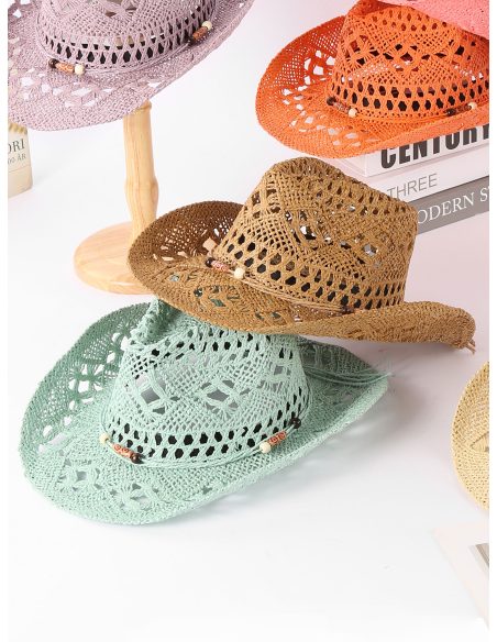 Chapéu de palha vazado com miçangas, estilo cowboy.