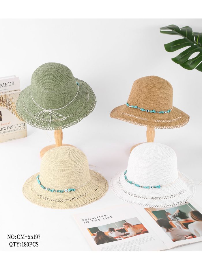 Sombrero de rafia calado con cordón de cuentas turquesa