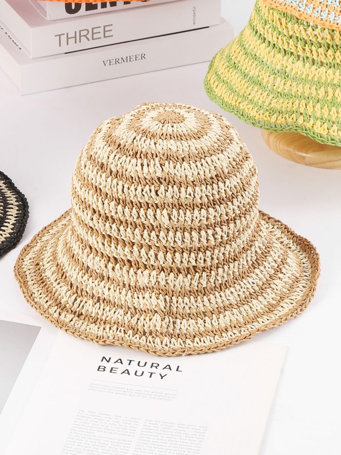 Cappello da pescatore multicolore all'uncinetto