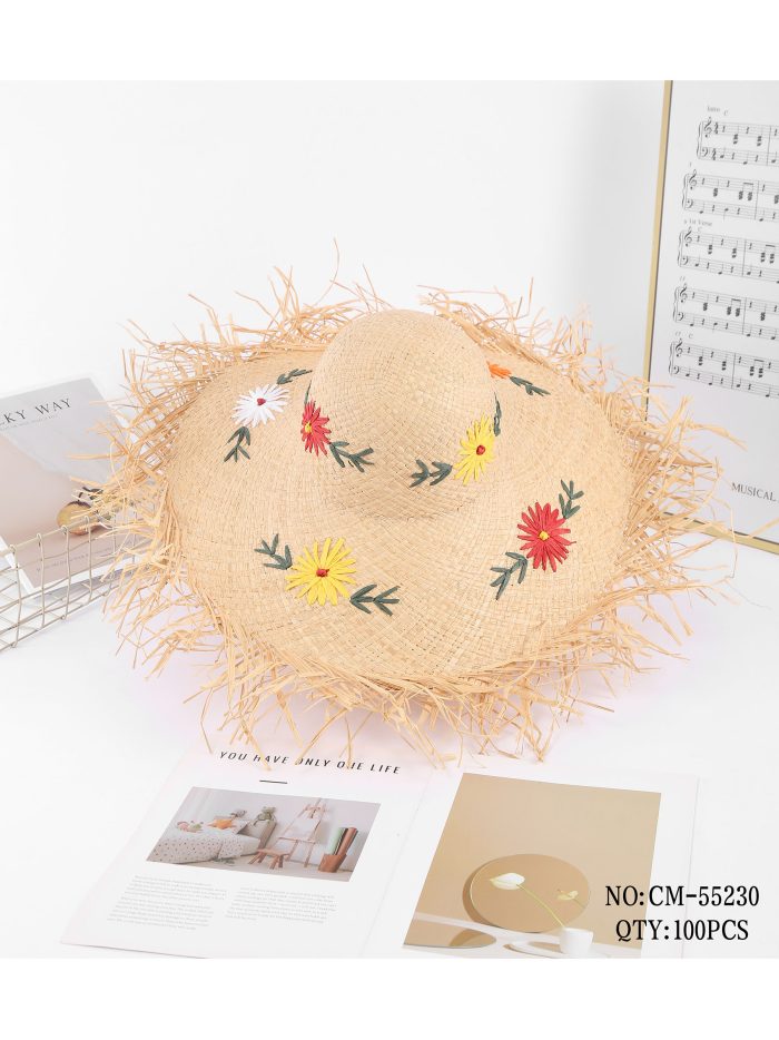 Sombrero de paja con flores bordadas y ala desflecada