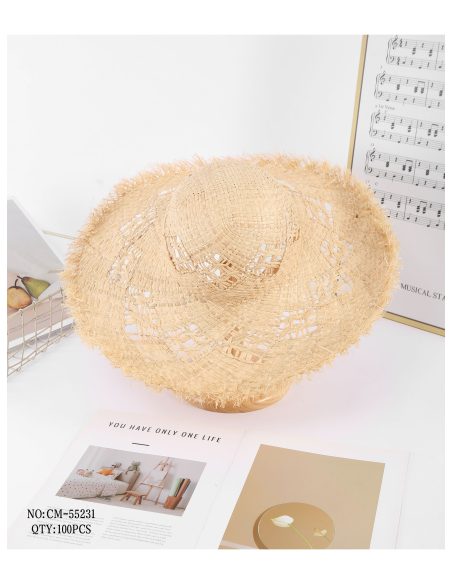 Sombrero de paja calado con ala deshilachada