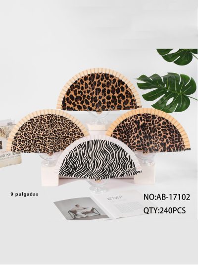 Abanico de madera animal print 2