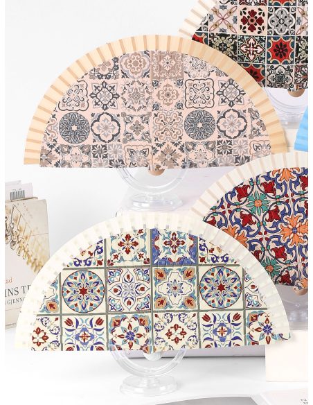 Abanico de madera estampado mosaico