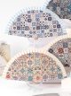 Abanico de madera estampado mosaico