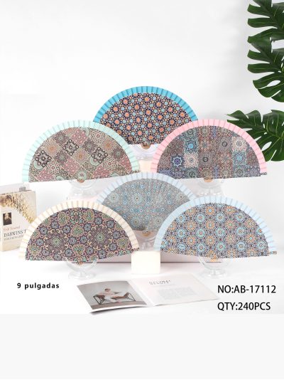 Abanico de madera estampado geométrico 2