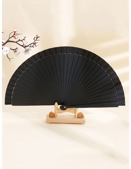 Schlichter schwarzer Holzfächer