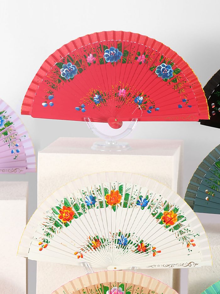 Abanico de madera decorado con flores
