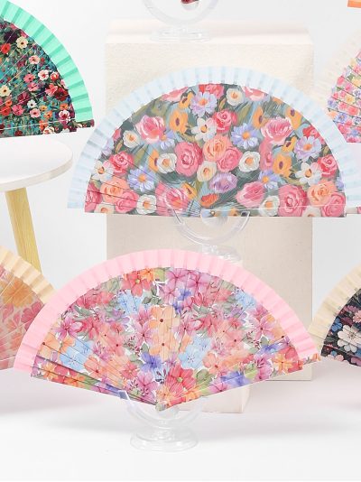 Abanico de madera estampado floral vintage