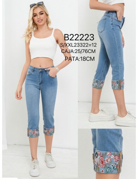 Jeans da pirata ricamati