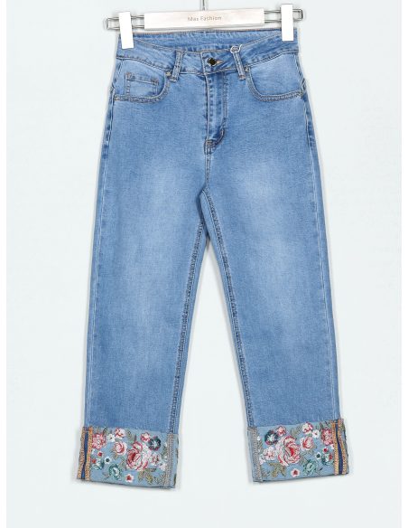 Jeans da pirata ricamati