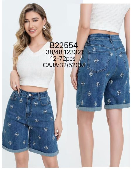 Bermuda denim bordada bajo acabado en vuelta