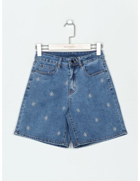Bermuda in denim con diamanti ricamati
