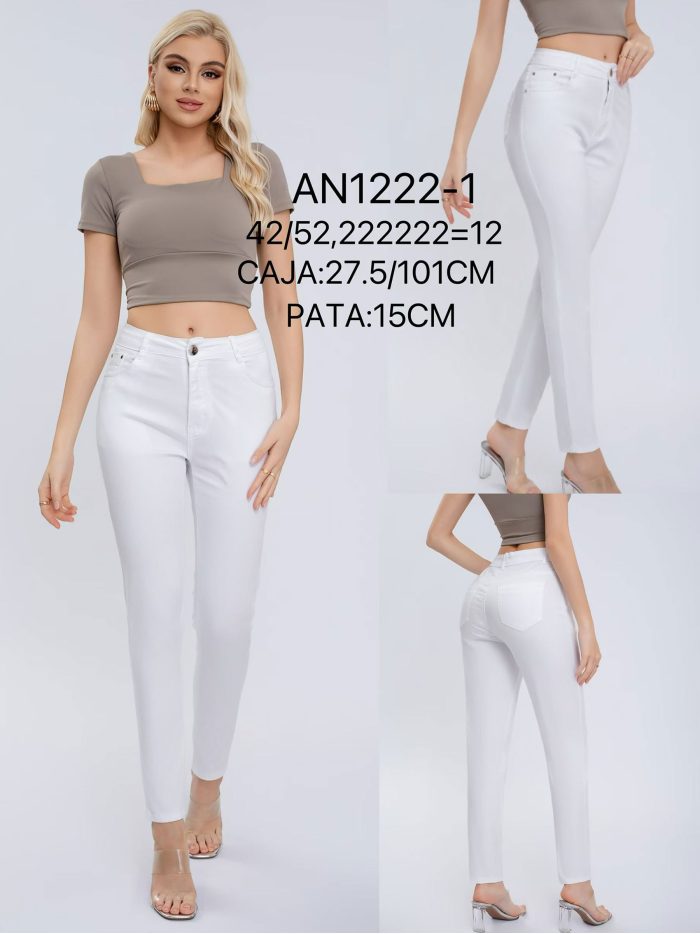 Pantaloni elasticizzati taglie forti con tasca ricamata