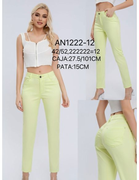 Pantalón stretch bolsillo bordado talla grande