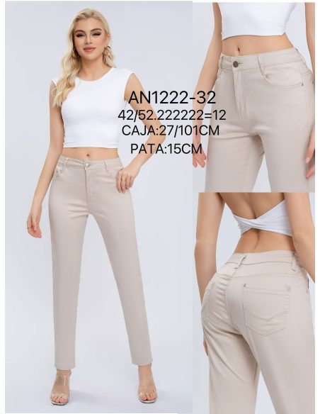 Pantalón stretch bolsillo bordado talla grande