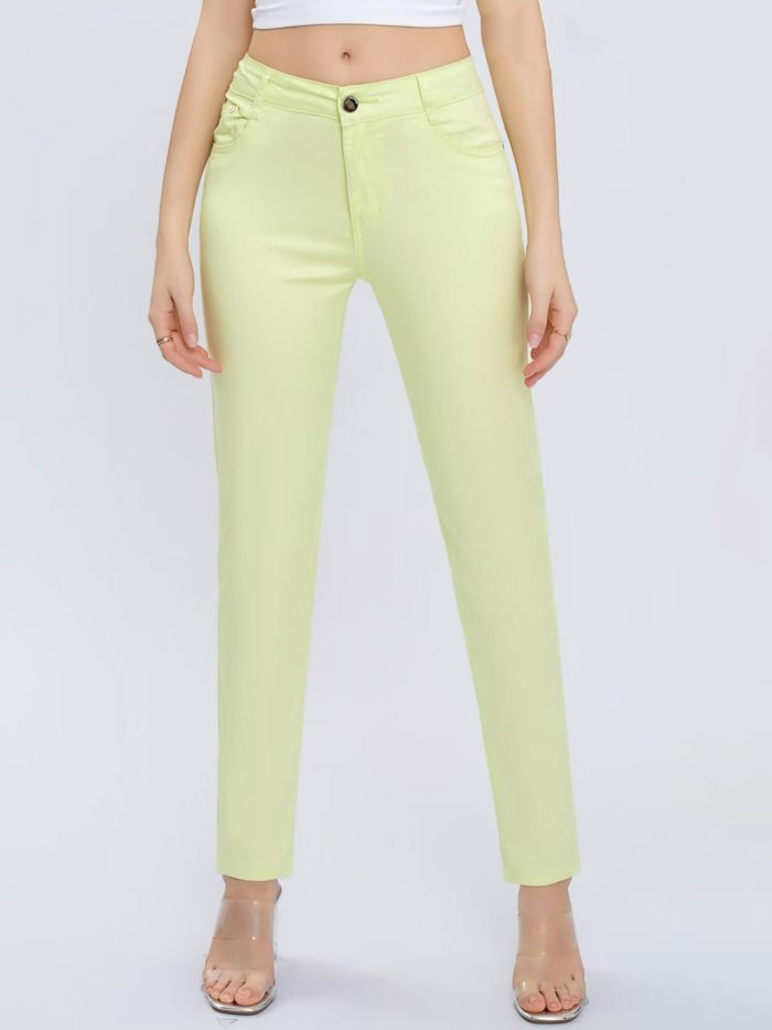 Pantalón stretch bolsillo detalle metálico