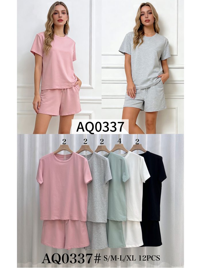 Look básico: camiseta e shorts