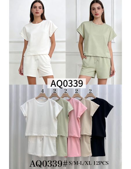 Grundoutfit: T-Shirt und Shorts