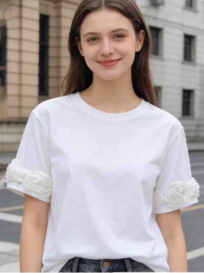 Camiseta rosas 3d en las mangas