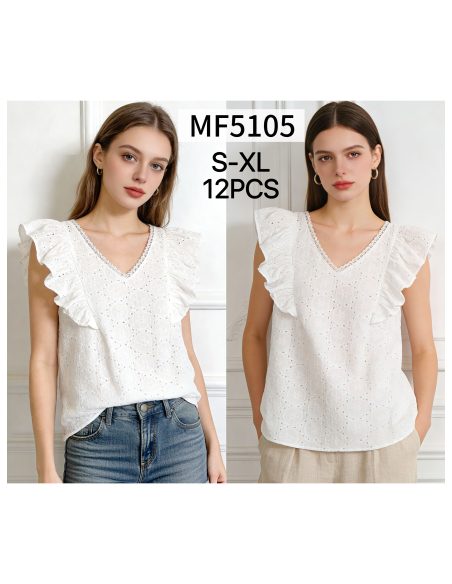 Blusa calada volante y escote pico