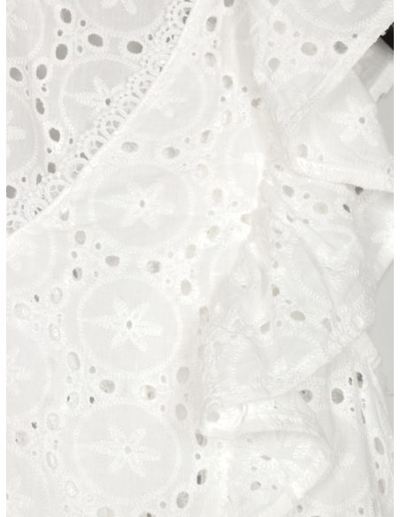 Blusa calada volante y escote pico