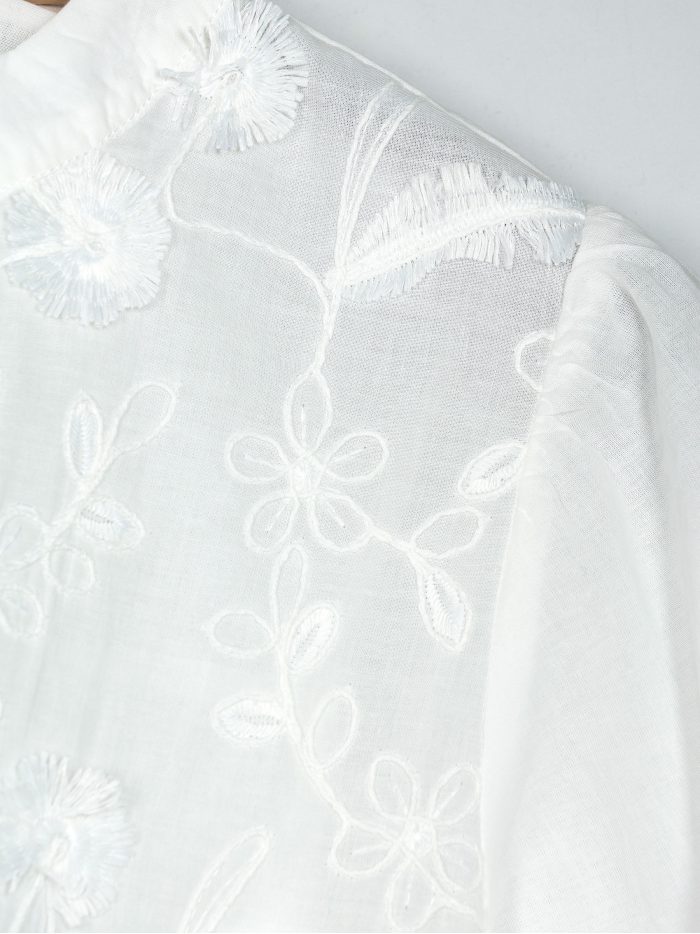 Bluse aus Baumwolle mit Blumenprägung