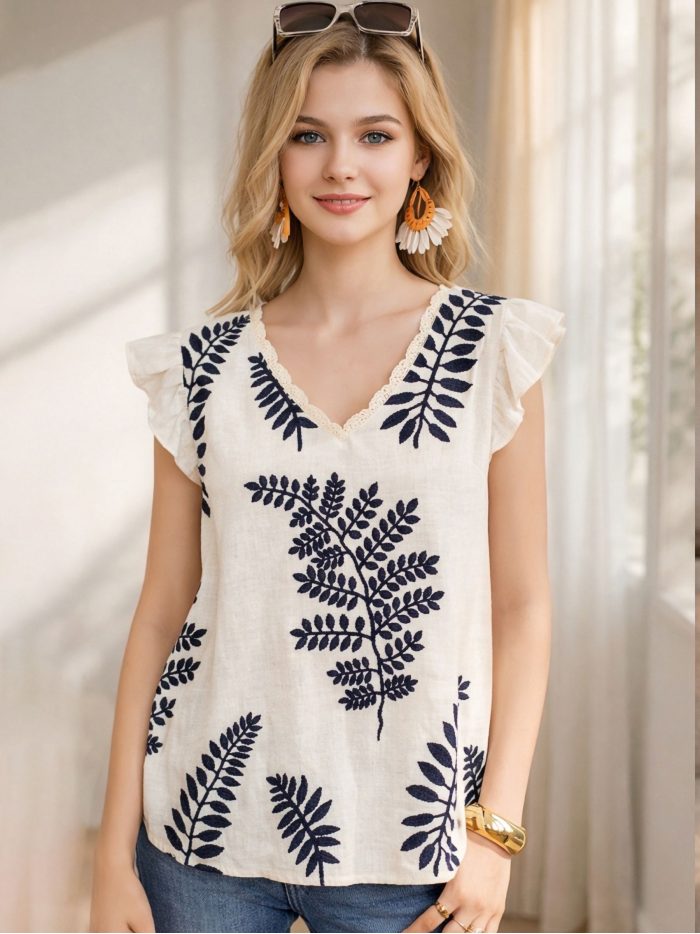 Leinentop mit gestickten Blättern und V-Ausschnitt