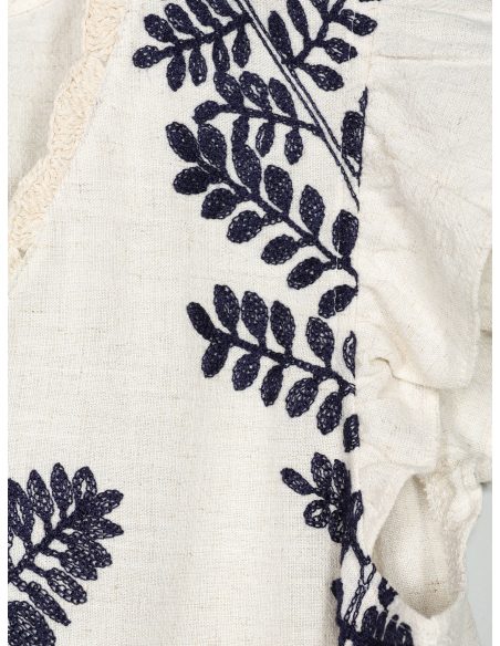 Leinentop mit gestickten Blättern und V-Ausschnitt