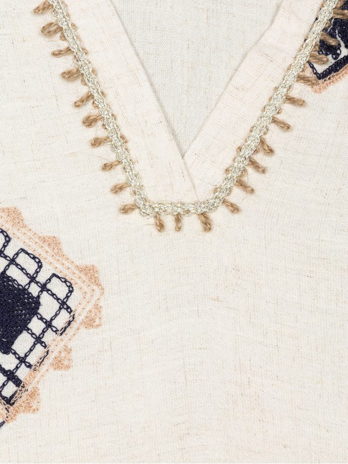 Blusa lino con bordado geométrico y escote pico