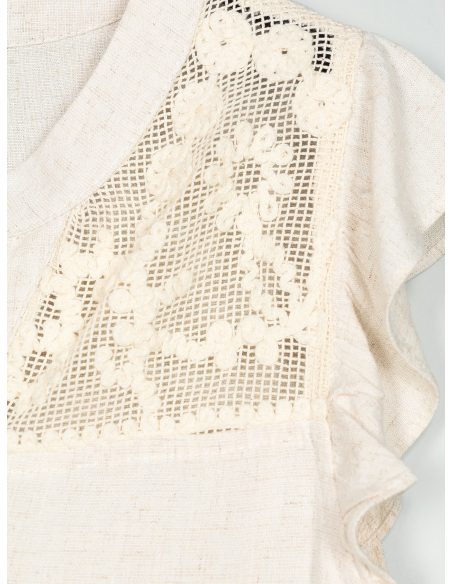 Blusa lino encaje en hombros y botones