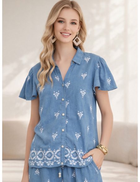 Camisa símil denim bordada cenefa y botones